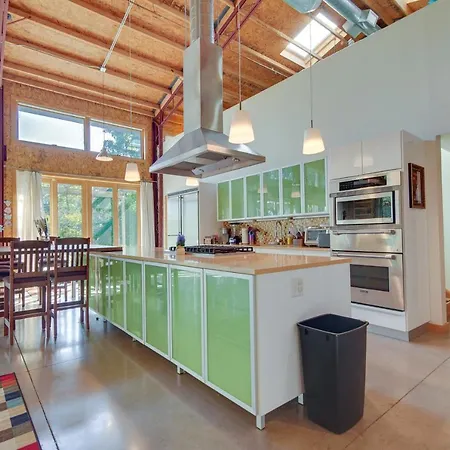 Riverfront Libertyville Retreat With Outdoor Kitchen